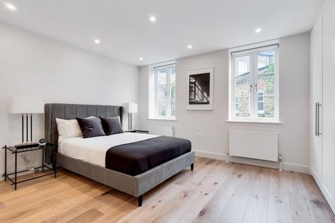 4 bedroom terraced house for sale, Hazlitt Mews, London W14
