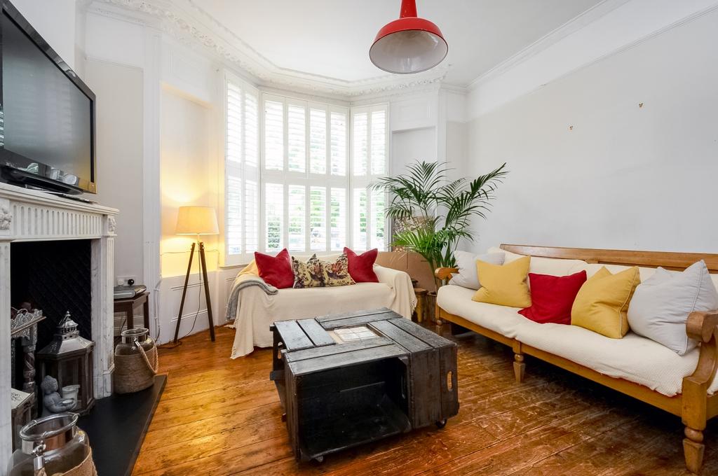 Josephine Avenue Brixton SW2 2 bed flat £2,000 pcm (£462 pw)