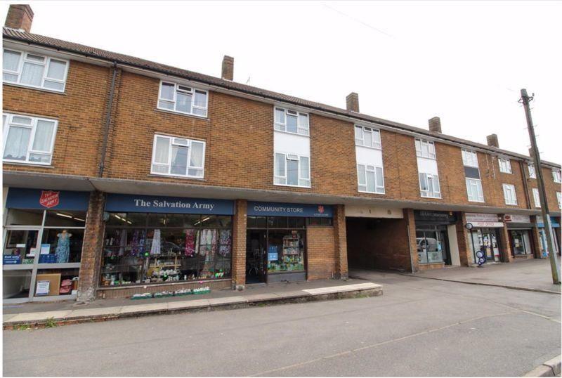 Queensway, Gainsborough... 2 bed maisonette - £50,000