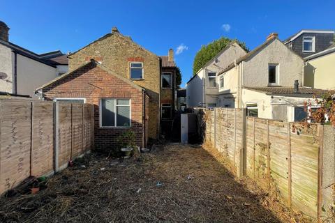 101 Colney Road, Dartford, DA1 1TG