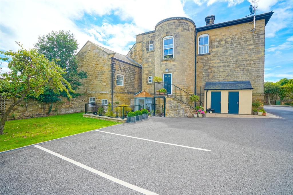 Doncaster Road, Thrybergh, Rotherham... 2 bed apartment £240,000