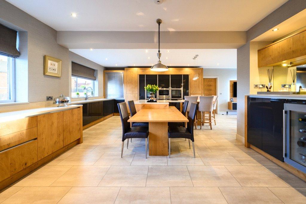 Cragside, Whitley Bay, Tyne And Wear, NE26 5 bed detached house for