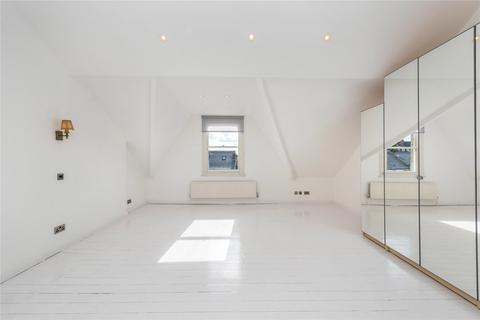 22 Heathfield Gardens, London, W4 4JY