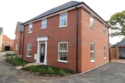 4 bedroom detached house to rent, Friesian Close, Beck Row, Bury St Edmunds, Suffolk, IP28