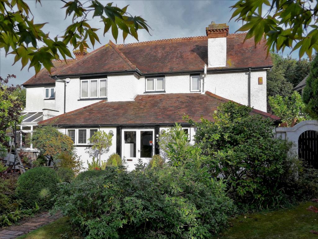 Castle Road, Hythe, CT21 4 bed detached house £925,000