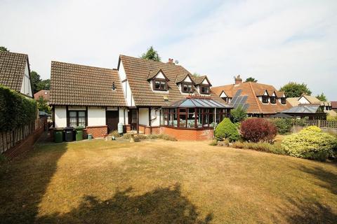 7 Sycamore Close, Fetcham, Leatherhead, KT22 9EX