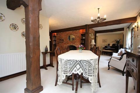 7 Sycamore Close, Fetcham, Leatherhead, KT22 9EX
