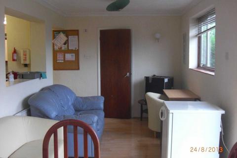 6 bedroom end of terrace house to rent - Furzen Crescent, Hatfield