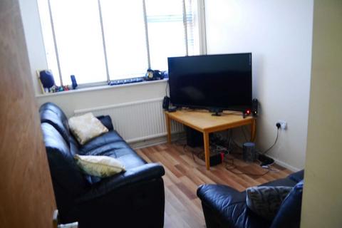 6 bedroom link detached house to rent - Bishops Rise, Hatfield