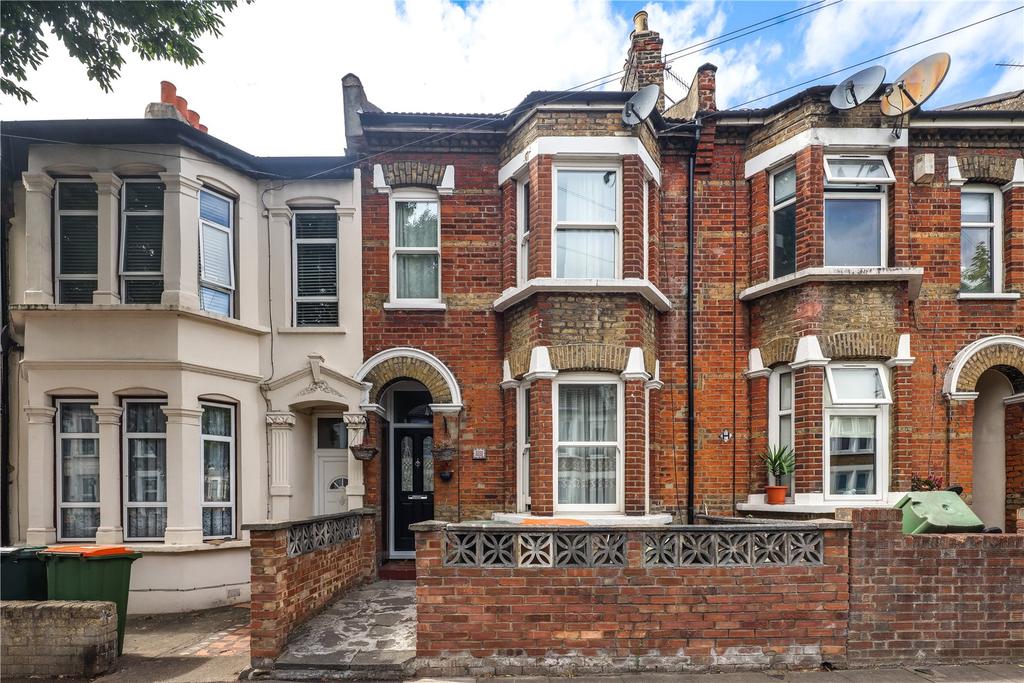 Geere Road, Stratford, London, E15 3 bed terraced house £2,050 pcm (£