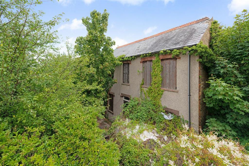 Ham Shades Lane, Tankerton, Whitstable 3 bed property with land for