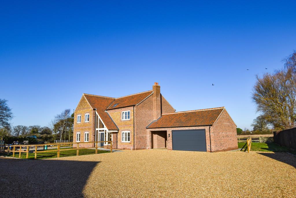 North Wootton 5 bed detached house for sale £799,950