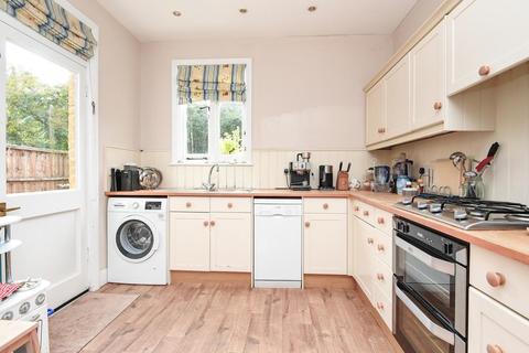 65 Braemar Avenue, London, SW19 8AY