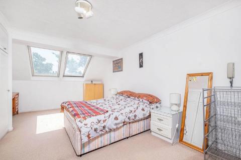 110 Augustus Road, London, SW19 6ER