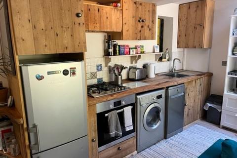 2 bedroom flat to rent, Ditchling Rise, Brighton