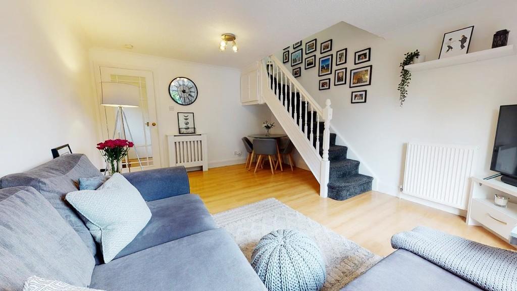 Fulmar Brae, Livingston 2 bed end of terrace house £158,000