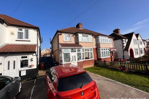 7 The Warren, Hounslow, TW5 0JW