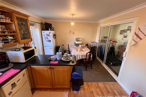 7 The Warren, Hounslow, TW5 0JW