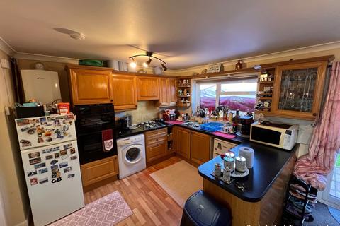 7 The Warren, Hounslow, TW5 0JW
