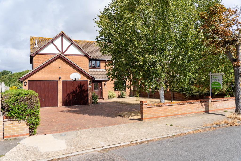Links Avenue, Felixstowe, Suffolk... 4 bed detached house £695,000
