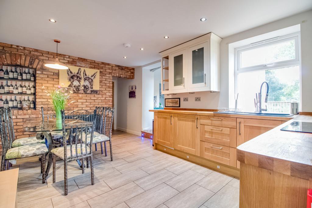 South Lane, Holmfirth 4 bed detached house £425,000