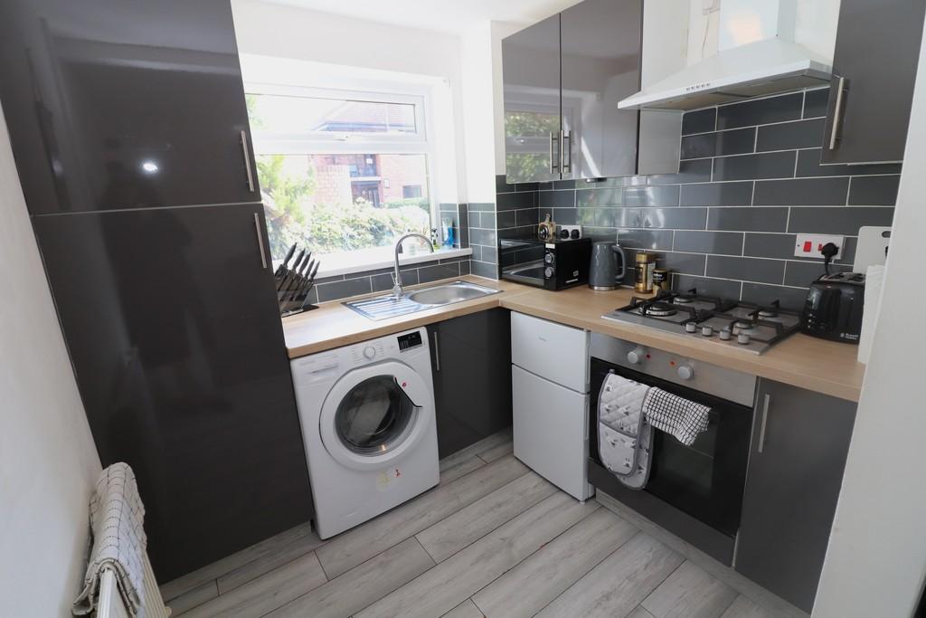 Hatherton Way, Chester 1 bed semidetached house £750 pcm (£173 pw)