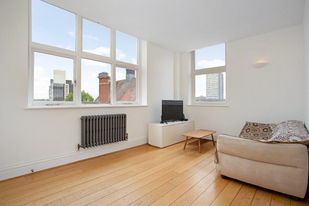 59 Lurline Gardens, Battersea SW11 1 bed apartment £1,950 pcm (£450 pw)