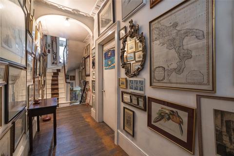 6 Canonbury Square, London, N1 2AU