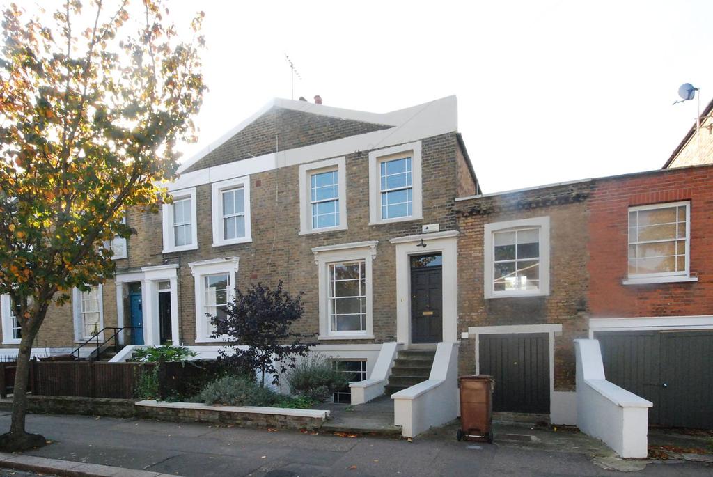 Tottenham Road, Islington, London, N1 3 bed house £5,500 pcm (£1,269 pw)