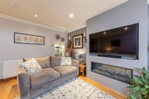 8 Almond Gardens, Perth, PH1 1TB