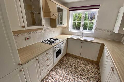 4 bedroom semi-detached house to rent, Chervil Close, Fallowfield, M14