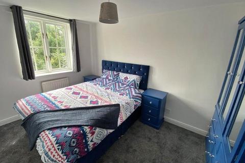4 bedroom semi-detached house to rent, Chervil Close, Fallowfield, M14