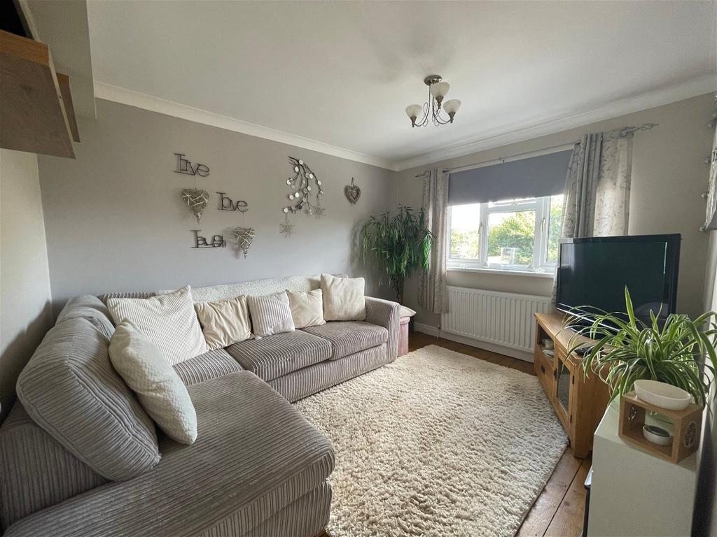 Bryn Yr Ysgol, Caledfryn, Caerphilly, CF83 2BY 3 bed semidetached