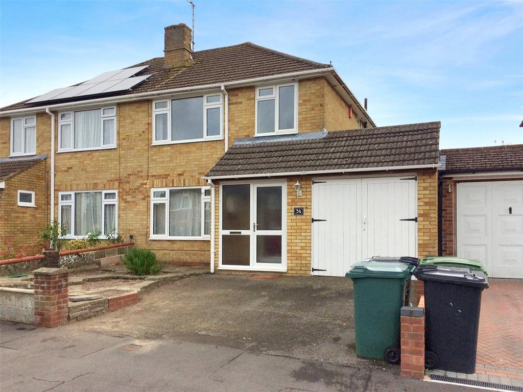 Oaklands Way, Basingstoke, Hampshire... 3 bed semidetached house £