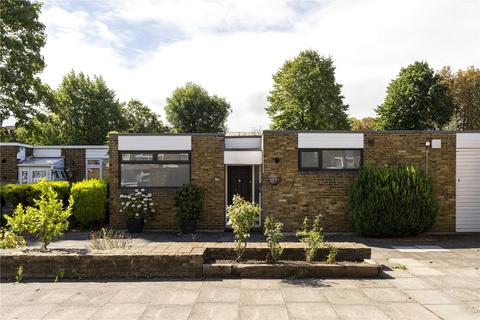3 bedroom bungalow for sale - Stanthorpe Close, Stanthorpe Road, London, SW16