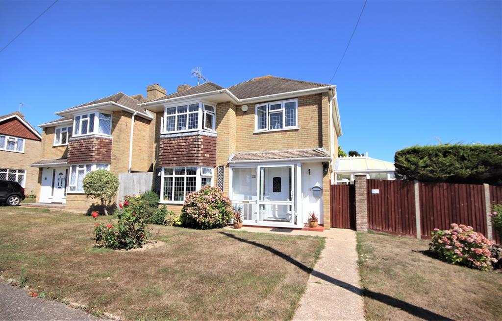 Warnham Gardens, Cooden, Bexhill on Sea, TN39 4 bed detached house for