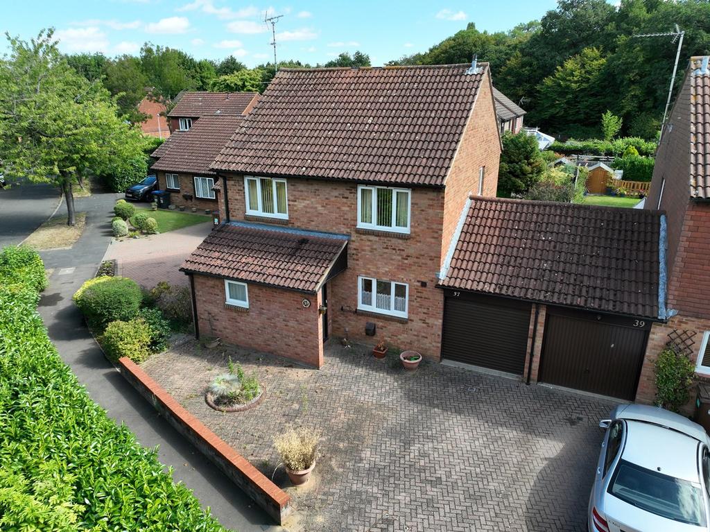 Birchall Wood, Welwyn Garden City, AL7 4 bed detached house £600,000
