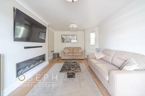 4 Broadlands Way, Rushmere St Andrew, Ipswich, IP4 5SU