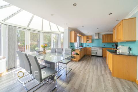 4 Broadlands Way, Rushmere St Andrew, Ipswich, IP4 5SU