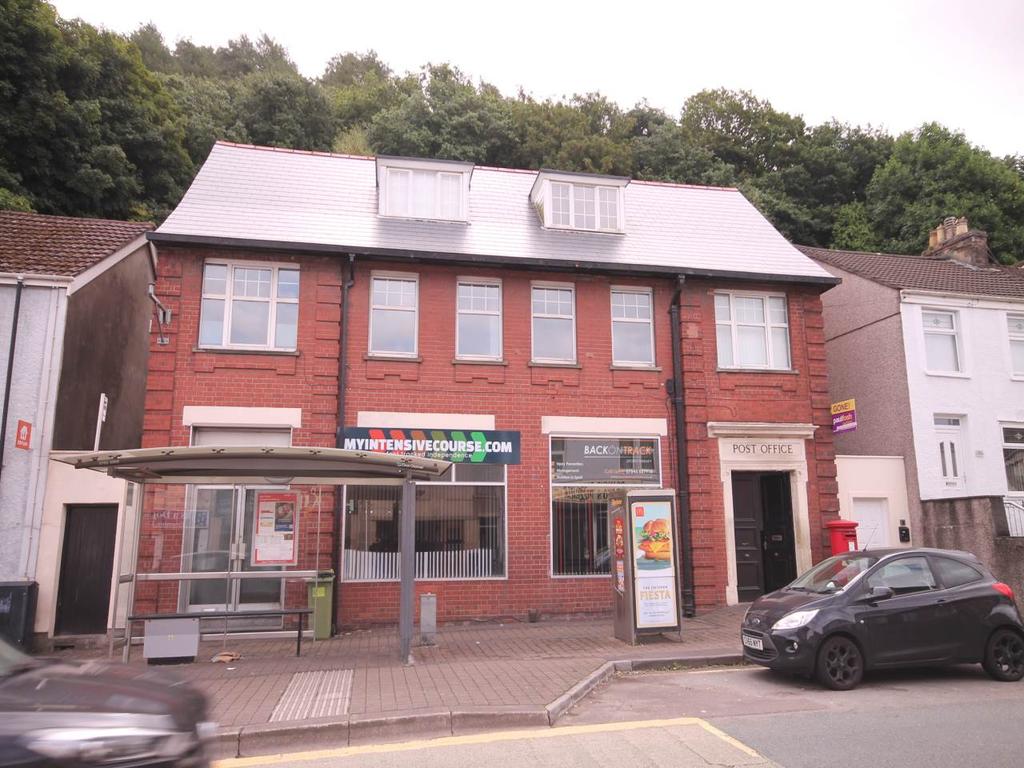 Neath Road, Briton Ferry, 3 bed flat £550 pcm (£127 pw)