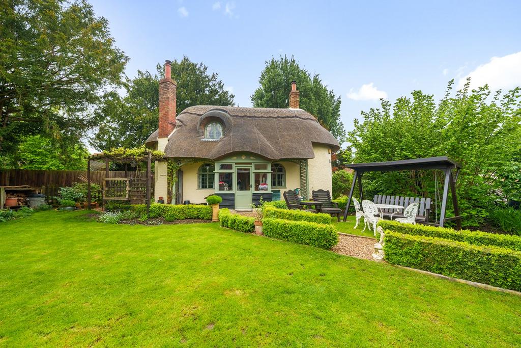 Ickwell Road, Northill, SG18 4 bed detached house £650,000