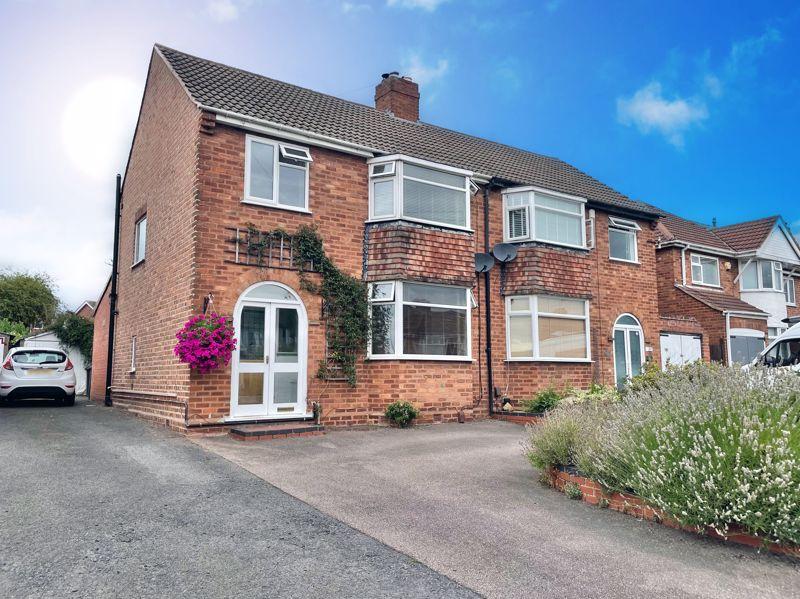 Springfield Crescent, Sutton Coldfield 3 bed semidetached house £350,000
