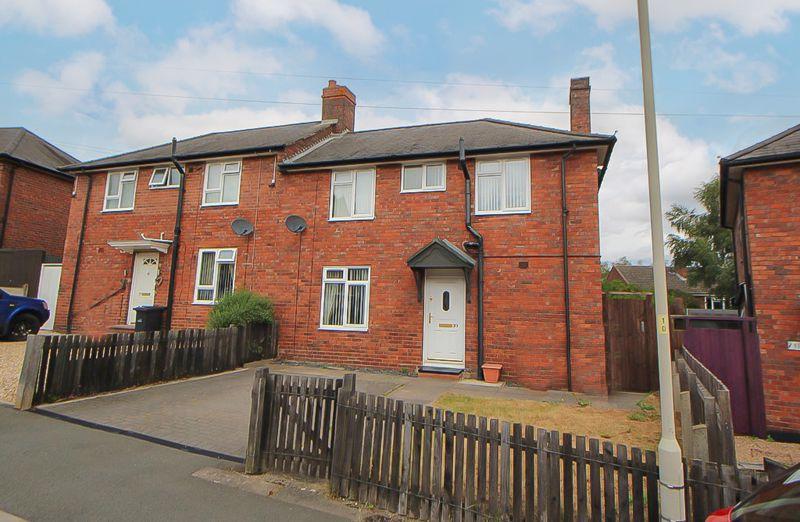 North Oval, UPPER GORNAL, DY3 1XJ 3 bed semidetached house £170,000
