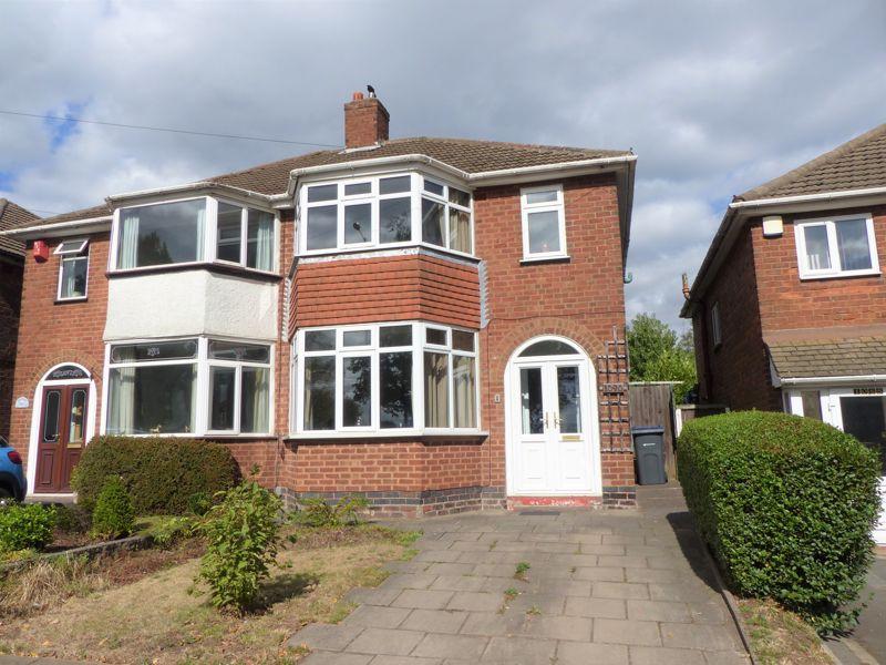 Aldridge Road, Great Barr, Birmingham... 3 bed semidetached house £