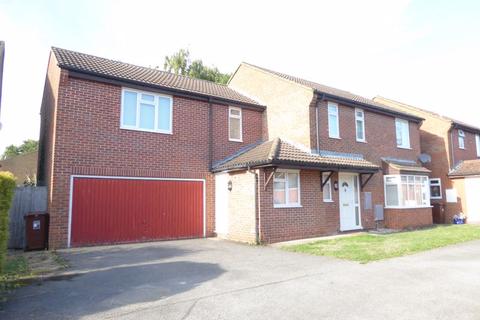 5 bedroom detached house for sale - Waveney Close, Bicester