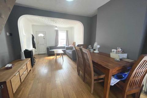 2 bedroom terraced house to rent, Little Street, Reading