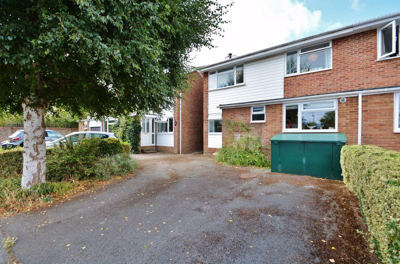 Cromwell Avenue, Thame 4 bed semidetached house £525,000