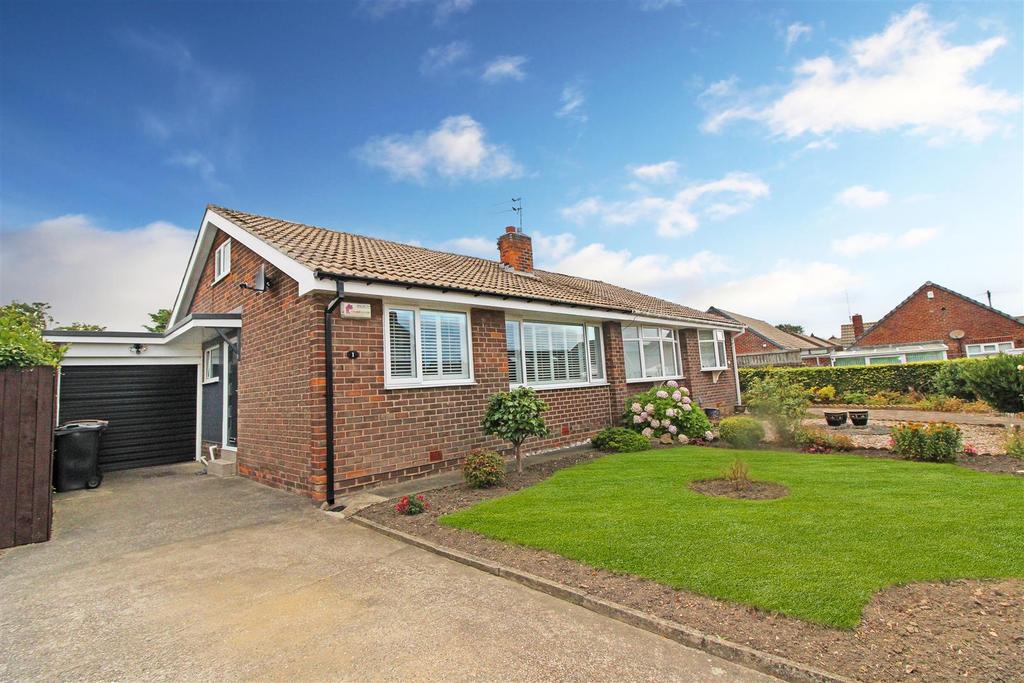 Beamish Court, Whitley Bay 2 bed semi-detached bungalow - £320,000