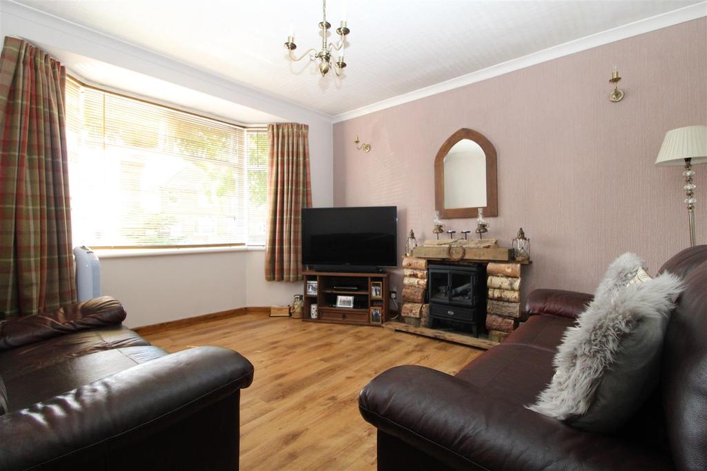 Station Approach Road, Ramsgate 3 bed semidetached house £350,000