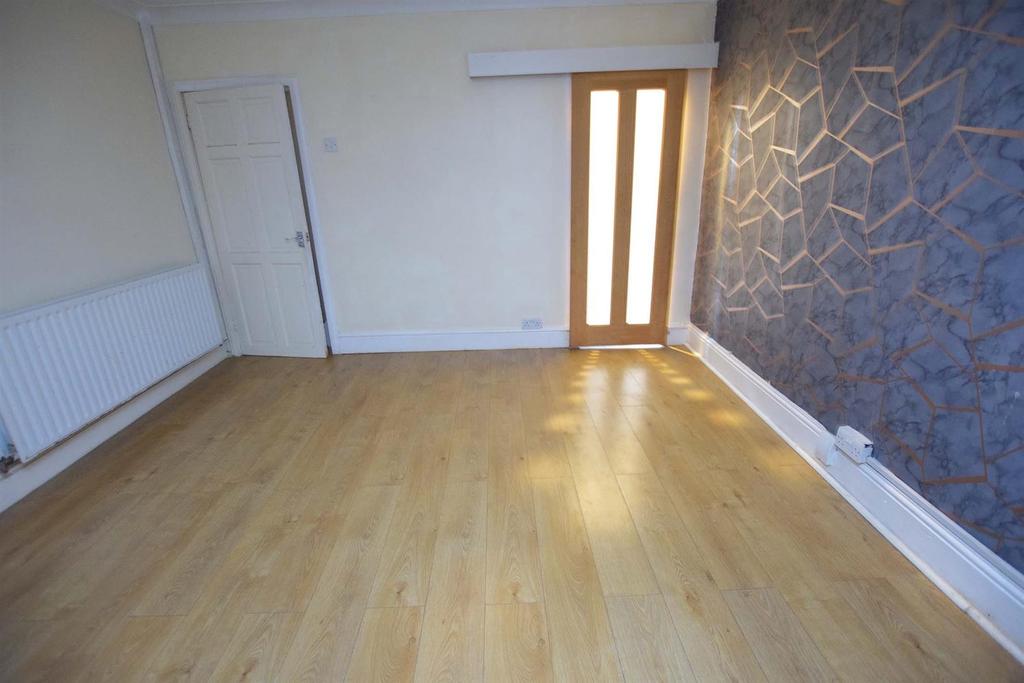 Baden Road, Gillingham 3 bed terraced house £240,000